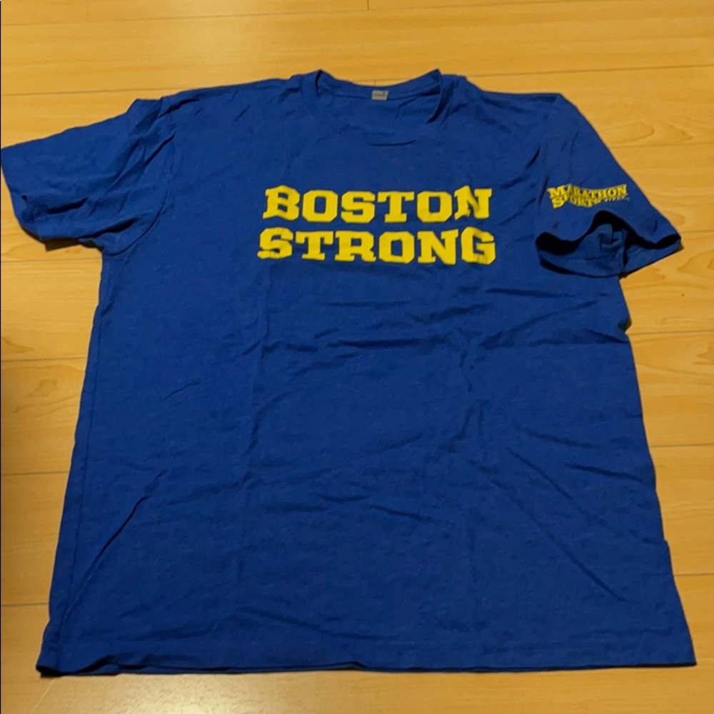 Men’s Boston strong marathon t-shirt size large